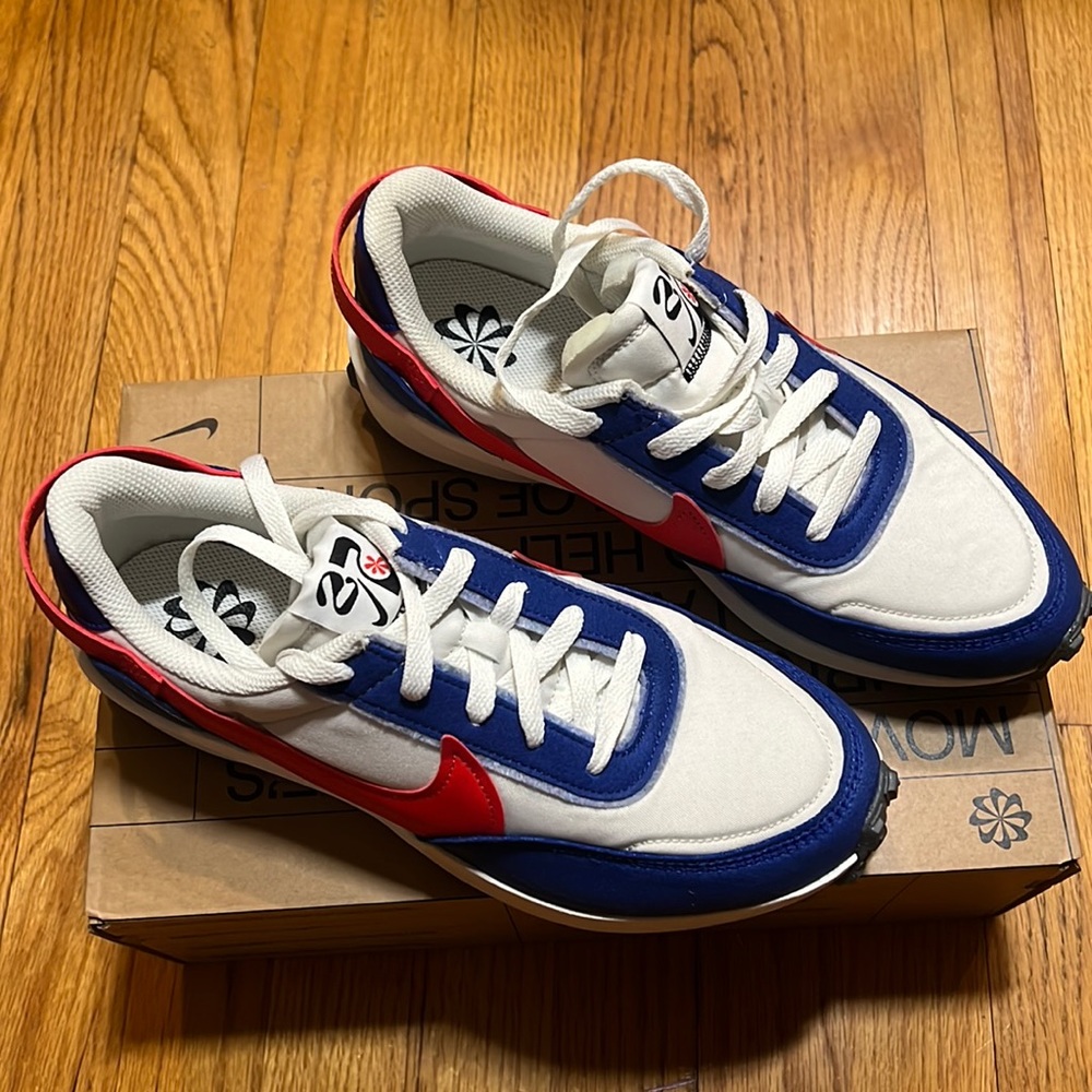 Men’s Nike Waffle Debut Swoosh